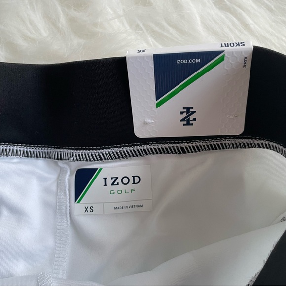 Izod Golf Skort - Picture 2 of 4